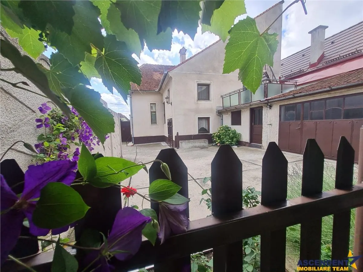 Casa cu vatra traditionala, gradina, garaj, facilitati, Codlea, Brasov - foto 6