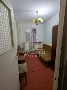 Apartament cu 3 camere, etaj intermediar, zona  Sagului - foto 4