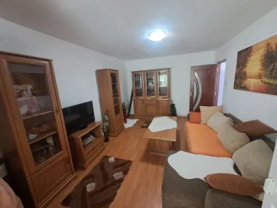 Apartament 2camere decomandat etaj 2 Racadau - foto 2