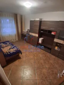 Apartament spatios cu 4 camere, decomandat, la parter - Galata - Iasi