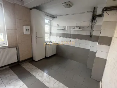 Apartament 3 camere nemobilat, in Ploiesti, zona ultracentrala - foto 10