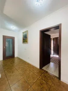 VANZARE VILA 5 CAMERE PIPERA VOLUNTARI - foto 12