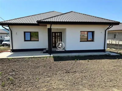Casa de vanzare 4 camere, Tomesti - Iasi - foto 2