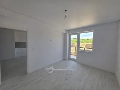Liber, apartament 2 camere Bucium Visan, bloc intabulat, etaj intermediar - Iasi