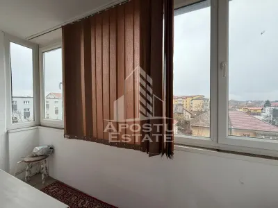 Apartament cu 2 camere, semidecomandat,centrala proprie,zona Girocului - foto 11