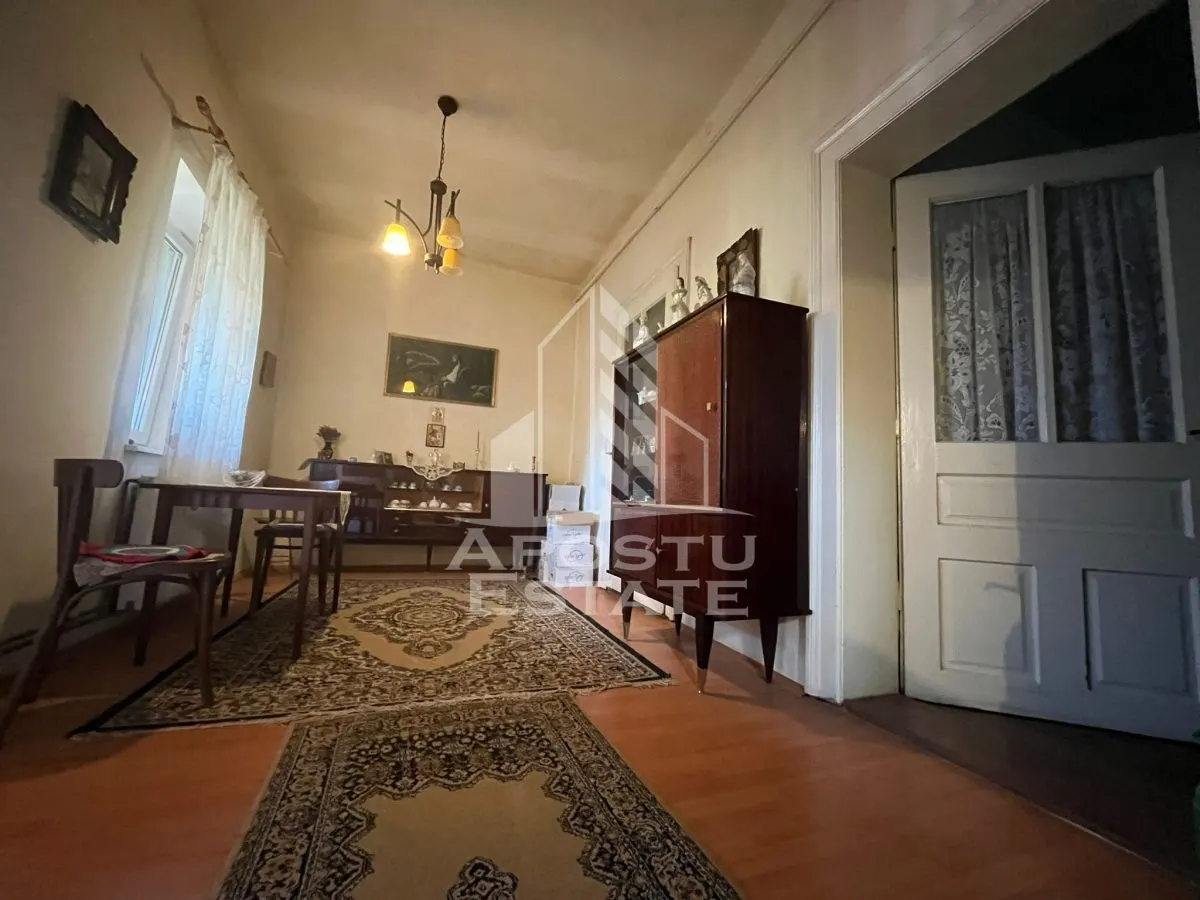 Casa cu 4 camere si teren de 2698 mp in zona Freidorf - foto 2