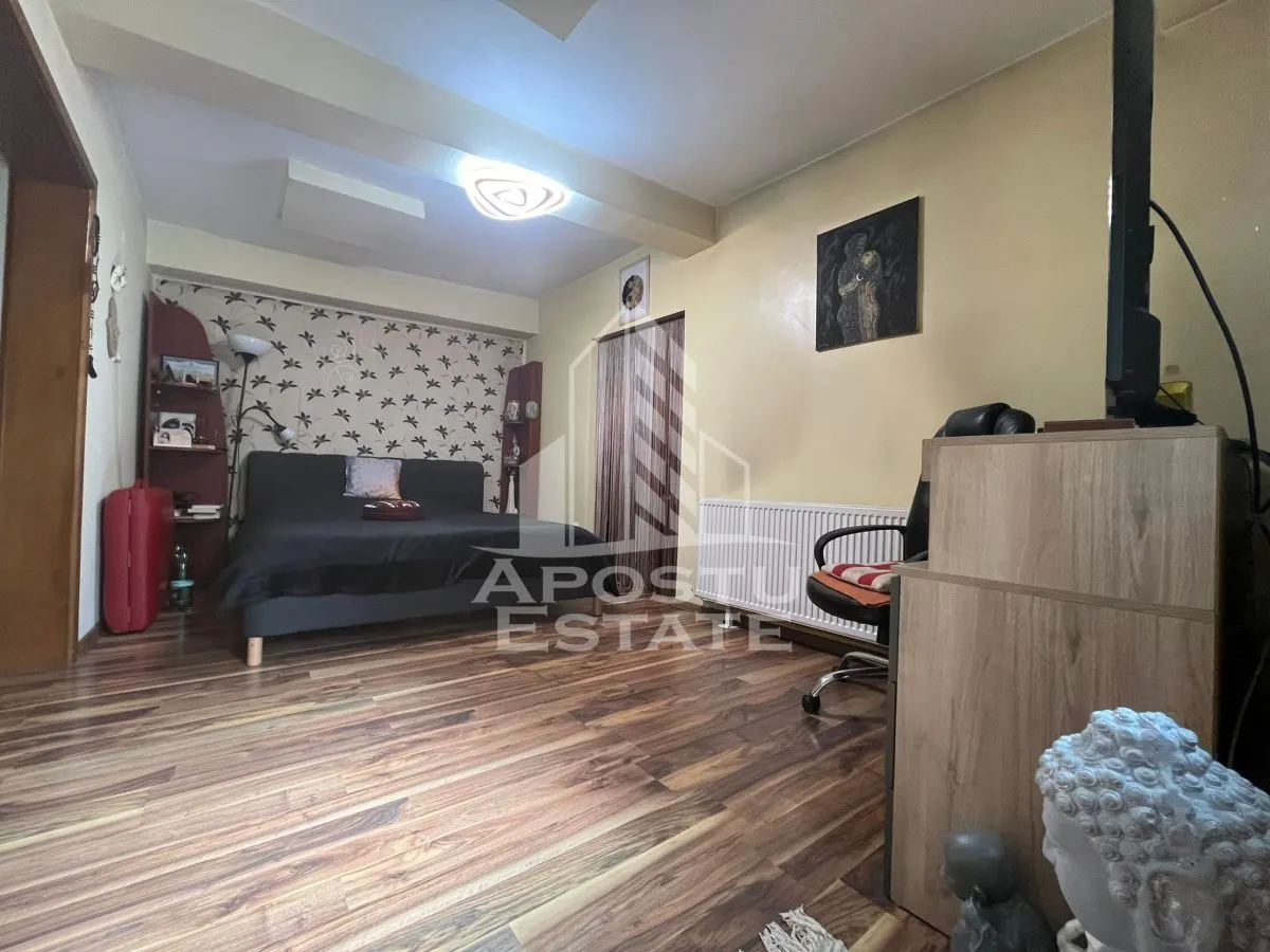 Casa cu 4 camere si teren de 2698 mp in zona Freidorf - foto 1