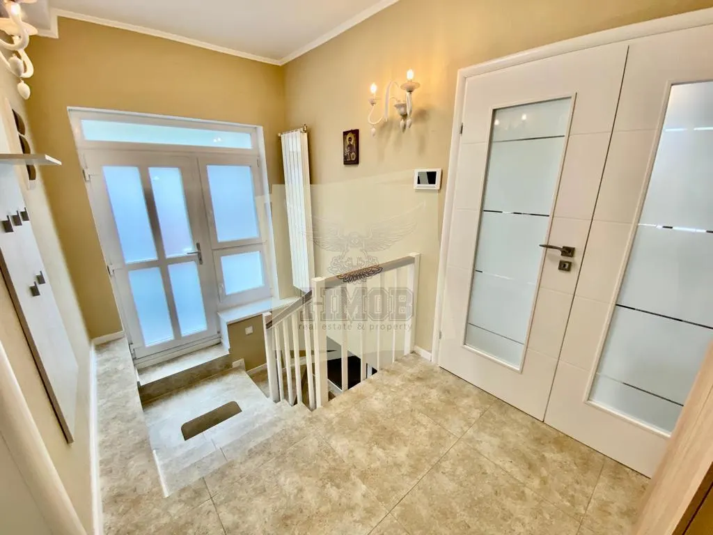 Casa cu 4 camere 3 bai 2 terase si teren 450 mp in zona Parcul Sub Arini - foto 12