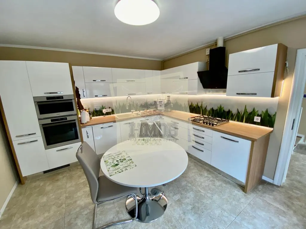Casa cu 4 camere 3 bai 2 terase si teren 450 mp in zona Parcul Sub Arini - foto 6
