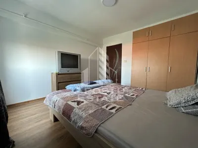 Apartament cu 3 camere 100mp Semidecomandat in zona Ultracentrala - foto 3