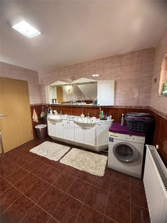 MOSNITA - 4 CAMERE - CASA INDIVIDUALA -PANOURI SOLARE - foto 6