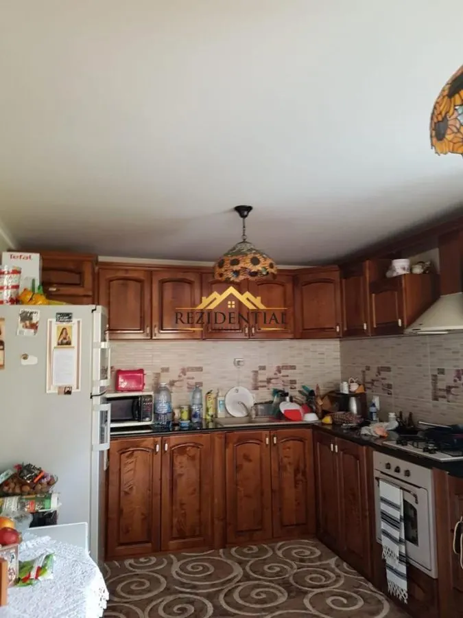 CASA CU ETAJ IN ORAS - foto 6