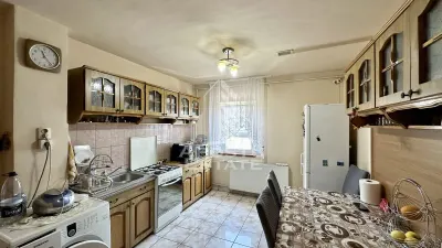 Apartament de vanzare cu 3 camere, decomandat, Aradului Timisoara - Timisoara