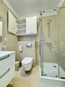 Apartament 3 camere deosebit mobilat si utilat modern in bloc nou - Torontalului - foto 8