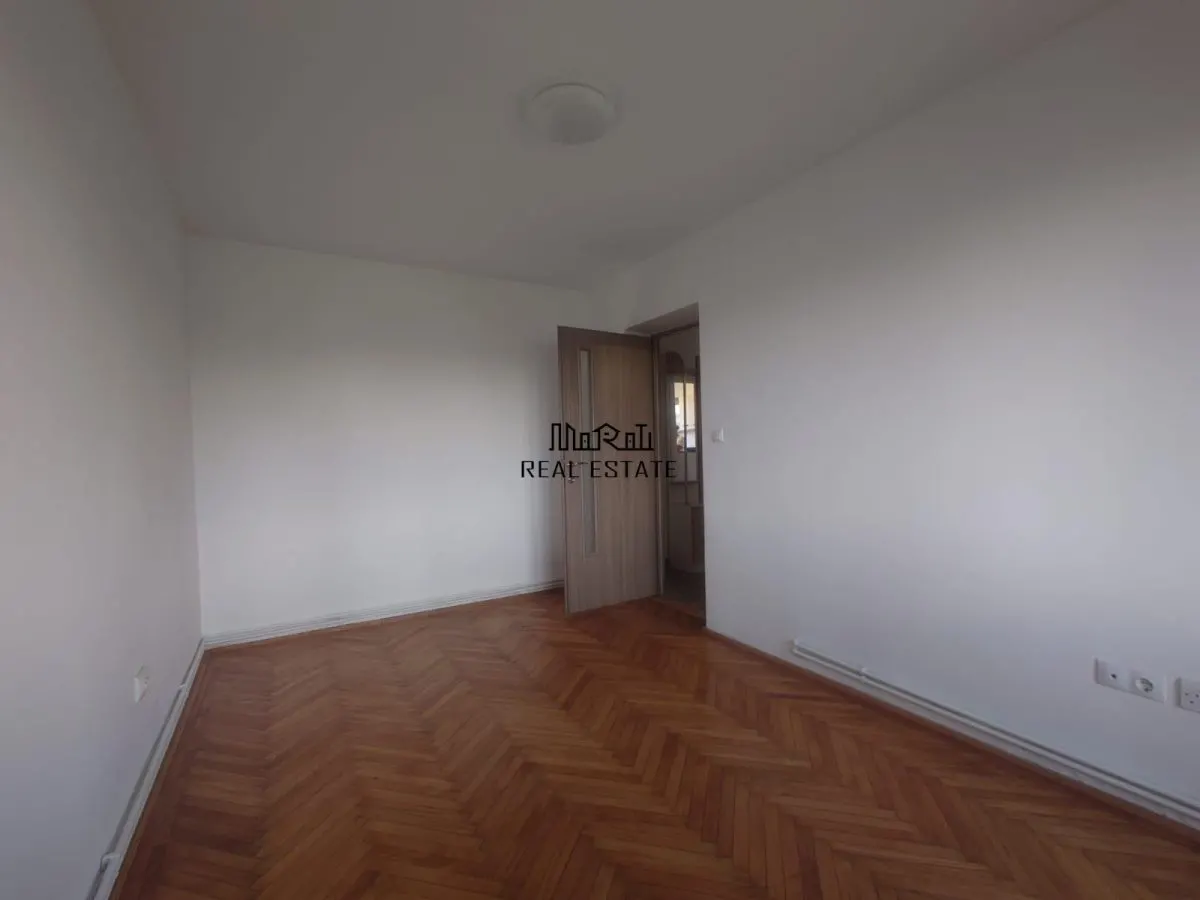 Apartament 3 camere renovat - foto 16