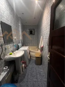Central, zona liceului Eminescu, apartament 2 camere decomandat - foto 3