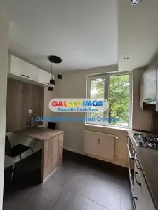 Inchiriere apartament 4 camere decomandat  Drumul Taberei - foto 4
