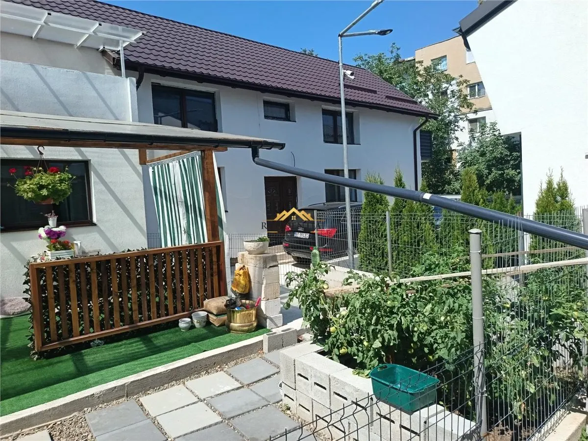 CASA CU ETAJ IN ORAS - foto 1