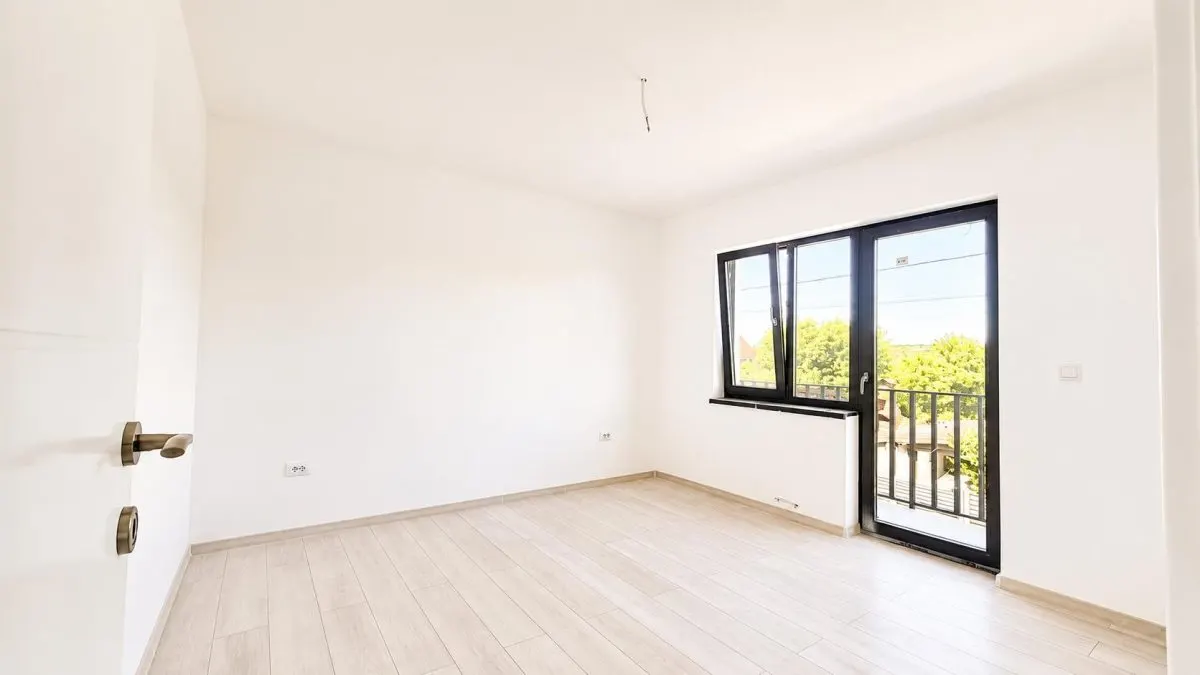 Capat CUG Vila moderna  4 camere 2 bai Lunca Cetatuii - foto 9