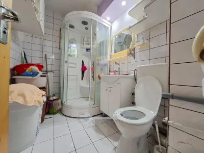 Apartament 3 camere decomandat, Nicolina, baie cu geam - foto 13