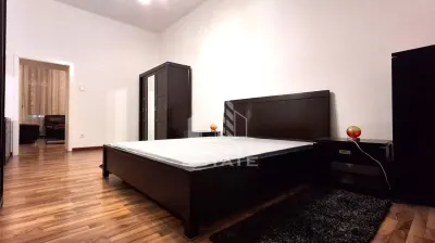 Apartament 2 camere Ultracentral Etaj 1, cu Garaj - Arad
