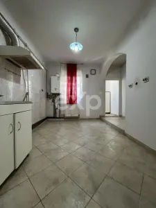 Apartament 3 camere dec 2 băi etajul 3 central Gaesti - foto 7