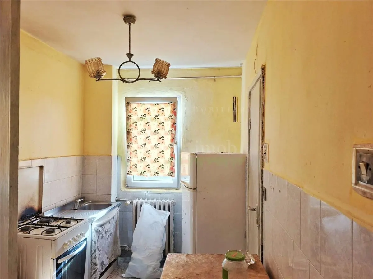 Apartament 2 camere semidecomandat, zona Orizont - foto 4