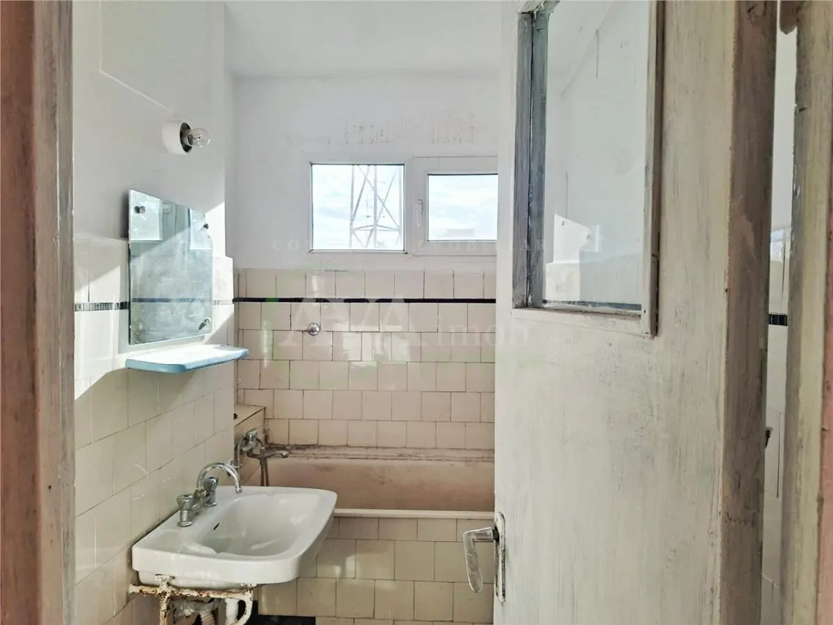Apartament 2 camere semidecomandat, zona Orizont - foto 5