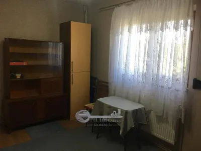 Garsonieră de închiriat â€“ Bd. Poitiers, etaj 2/3, centrală proprie - foto 4