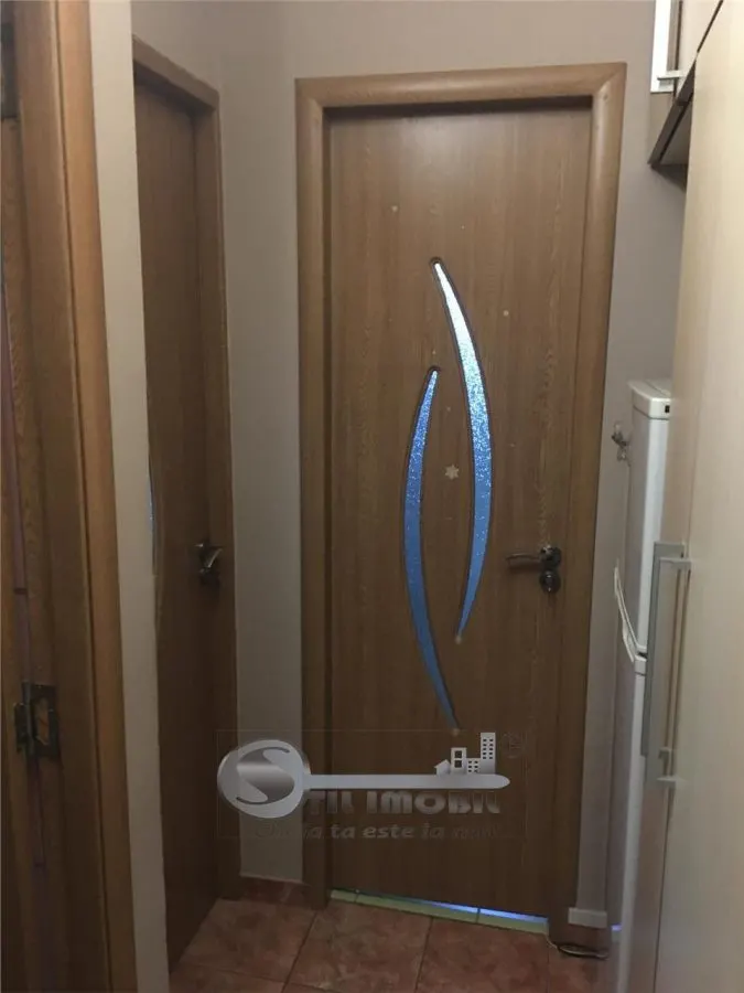 Garsonieră de închiriat â€“ Bd. Poitiers, etaj 2/3, centrală proprie - foto 5