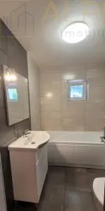 DE INCHIRIAT IN EXCLUSIVITATE – APARTAMENT 3 CAMERE  – ZONA C.R. VIVU, BISTRITA, JUD BN - foto 9