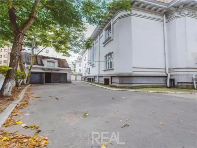 Inchiriere vila interbelica in zona stradala, ultracentrala - foto 7