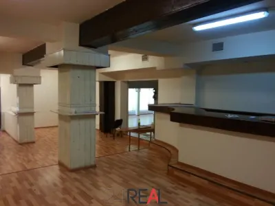 Cladire de 650 utili + 120 mp curte pretabila restaurant sau birouri - foto 4