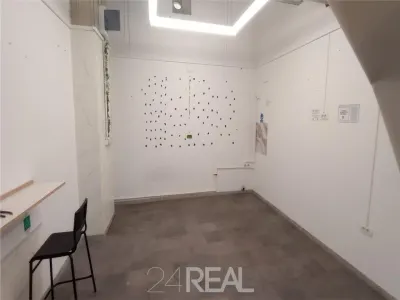 Spatii cu vad comercial si standuri - zona Piata Sudului - foto 7