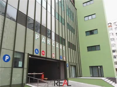 Vanzare cladire pe etaje - pretabil clinica, spital - foto 2