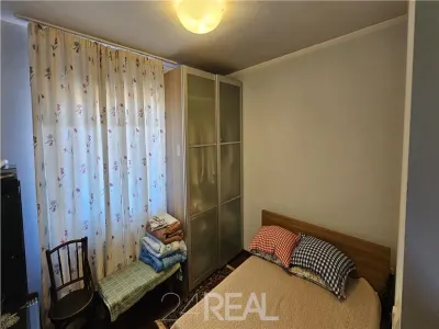 De vanzare - casa si curte mare in zona Metroului Republica - foto 16