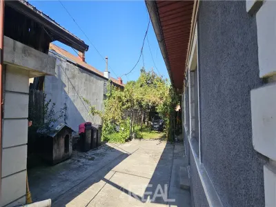 De vanzare - casa si curte mare in zona Metroului Republica - foto 21