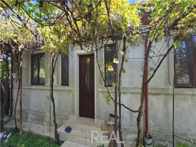 De vanzare - casa si curte mare in zona Metroului Republica - foto 22