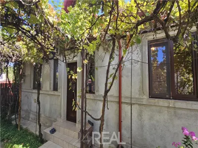 De vanzare - casa si curte mare in zona Metroului Republica - foto 23