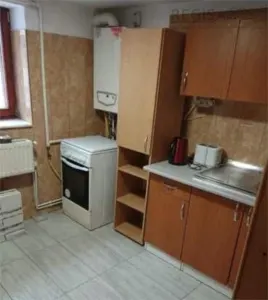 Garsoniera pentru STUDENTI, Decomandat, VILA SCHEI - foto 2