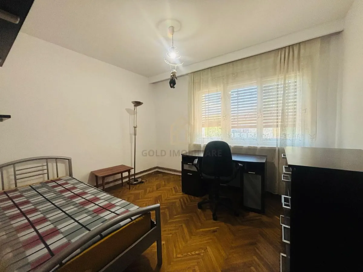 Apartament 3 camere de vanzare cu garaj - foto 3