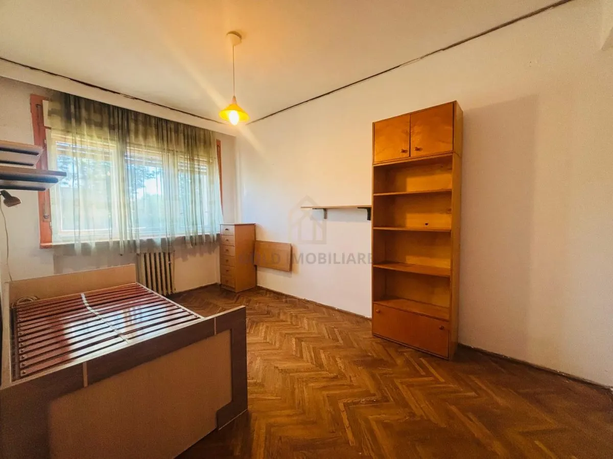 Apartament 3 camere de vanzare cu garaj - foto 6