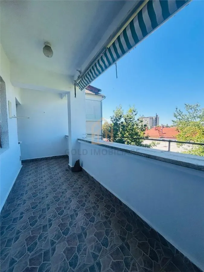 Apartament 3 camere de vanzare cu garaj - foto 9