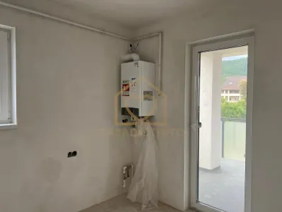 Apartament cu 3 camere in Livada semifinisat - foto 4