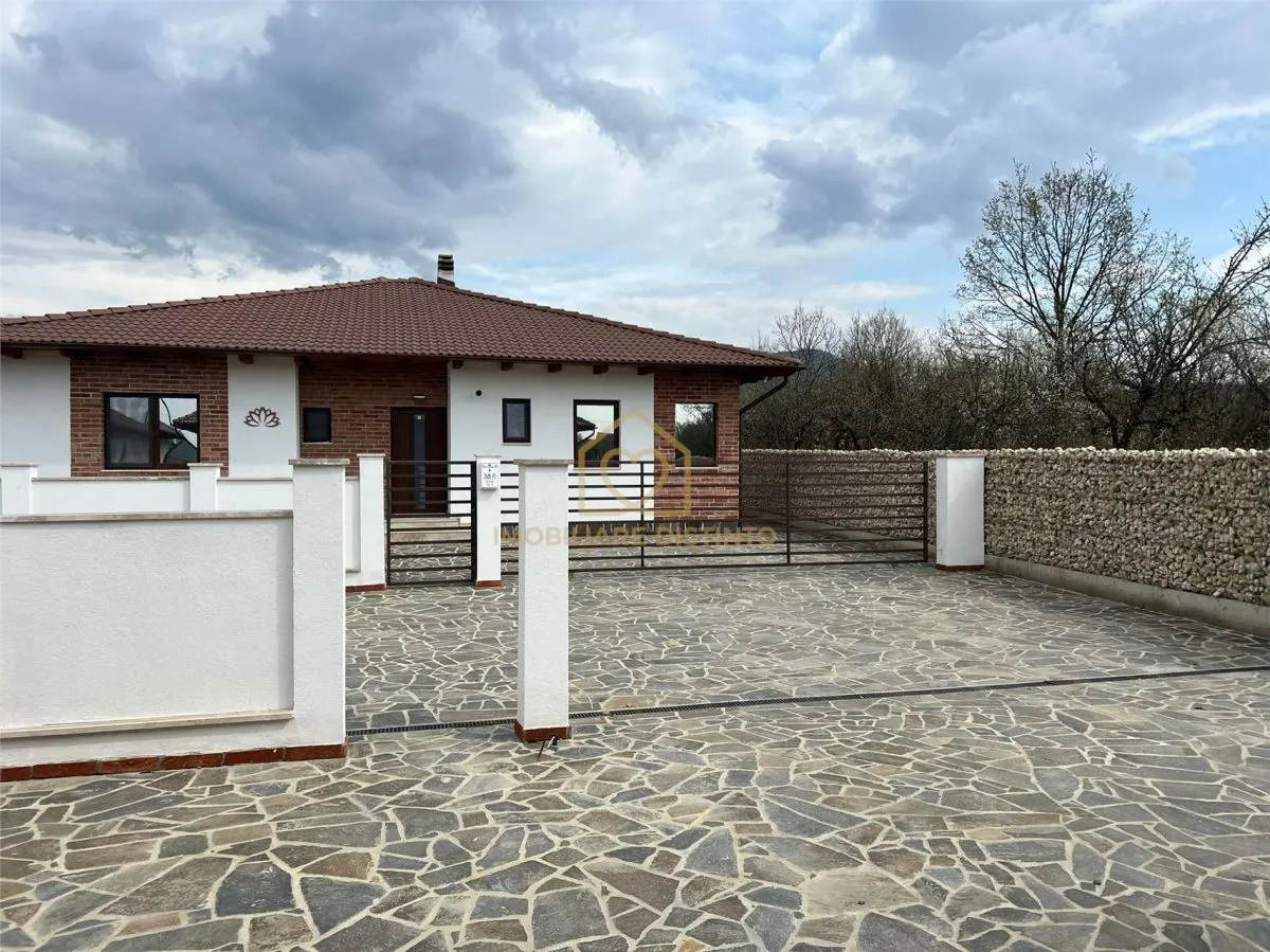 Casa finisata cu 3 dormitoare - foto 1