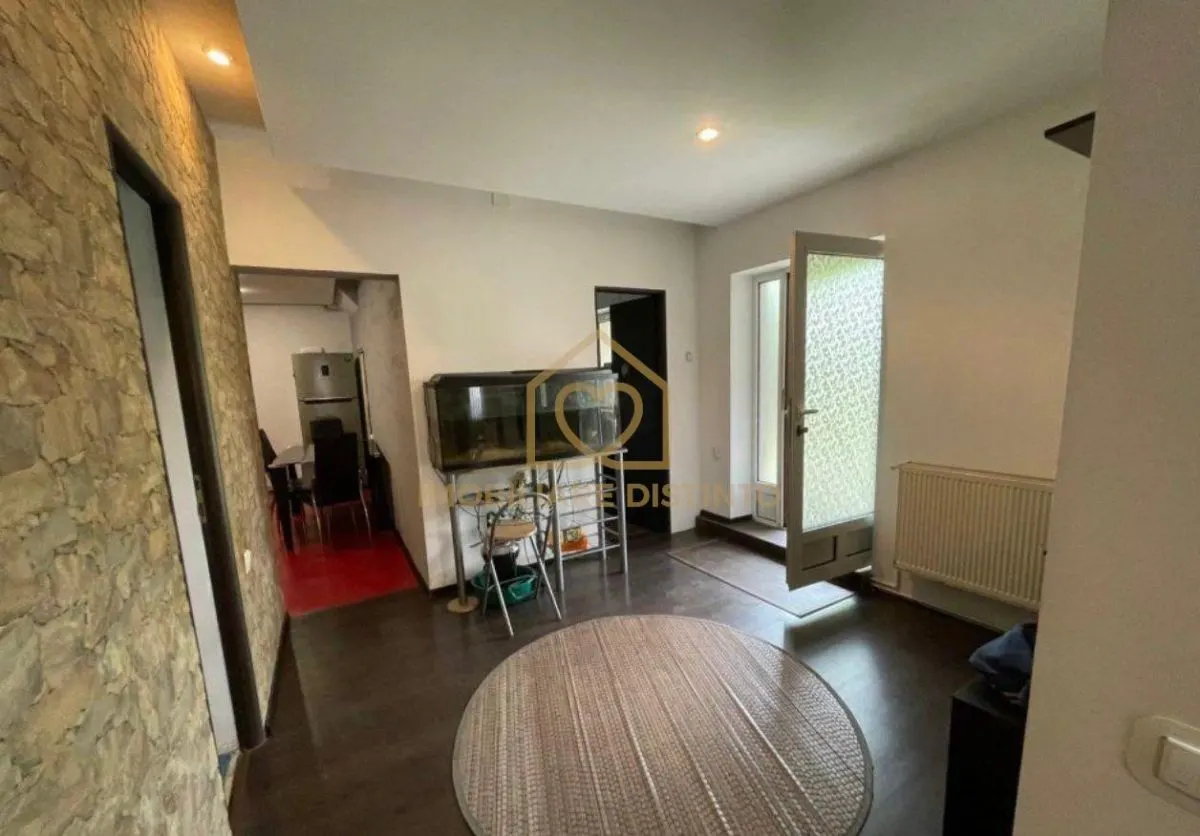 Casa cu 4 camere zona Centru vechi - foto 8