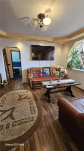 Apartament 2 camere in Onesti, zona ultracentrala, la cheie . - foto 2