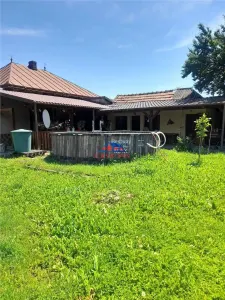 Casa de vanzare in Sanduleni, toate utilitatile, teren 1100 mp. - foto 4