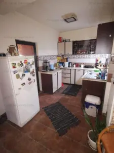200mp utili Vila 5 cam zona Piata Saraca, 300mp teren cu 15m deschidere - foto 5