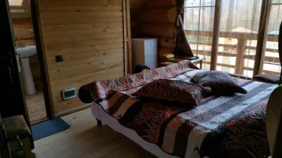 RATE Pensiune 12 cam Superba*** malul Lac Mocearu piscina ,16277mp - foto 11